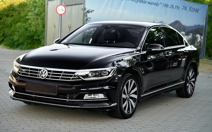 Volkswagen Passat cena 79800 przebieg: 171400, rok produkcji 2019 z Suchowola małe 742